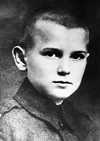 Adolescente de 12 años (Karol Wojtyla) previo al estirón de su adolescencia.